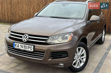 Внедорожник / Кроссовер Volkswagen Touareg 2011 в Киеве