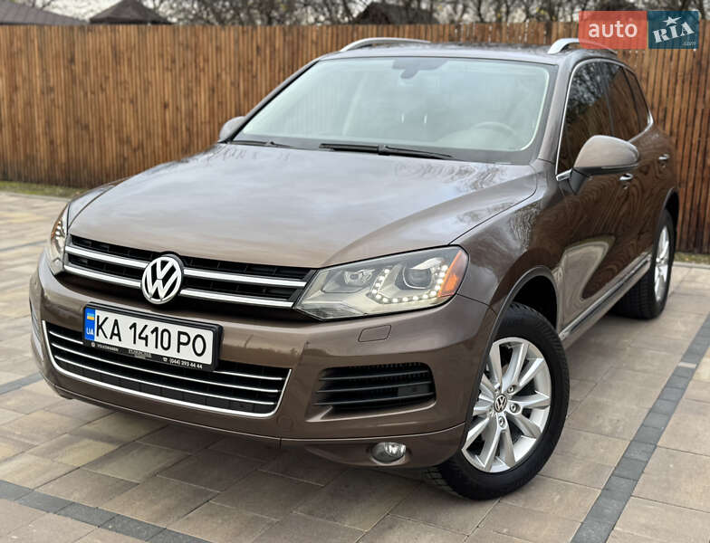 Внедорожник / Кроссовер Volkswagen Touareg 2011 в Киеве