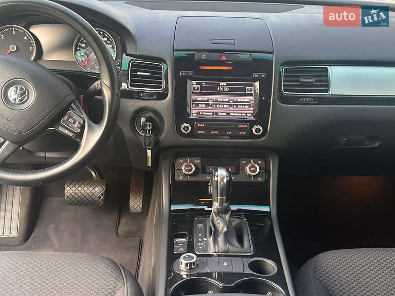 Внедорожник / Кроссовер Volkswagen Touareg 2014 в Днепре фото 12 Внедорожник / Кроссовер Volkswagen Touareg 2014 в Днепре