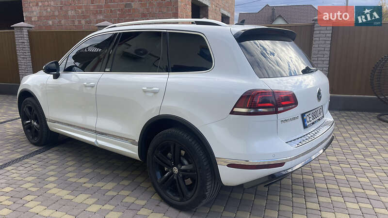 Внедорожник / Кроссовер Volkswagen Touareg 2017 в Черновцах