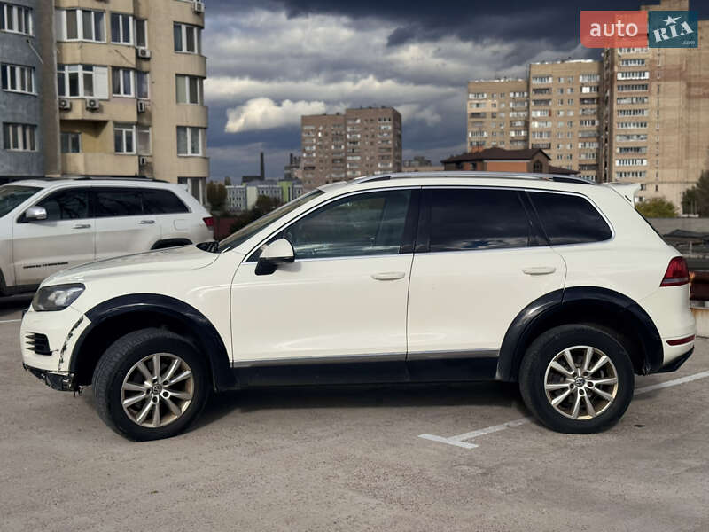 Внедорожник / Кроссовер Volkswagen Touareg 2010 в Киеве