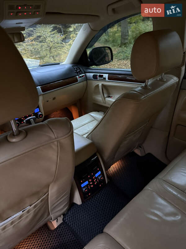 Позашляховик / Кросовер Volkswagen Touareg 2006 в Львові