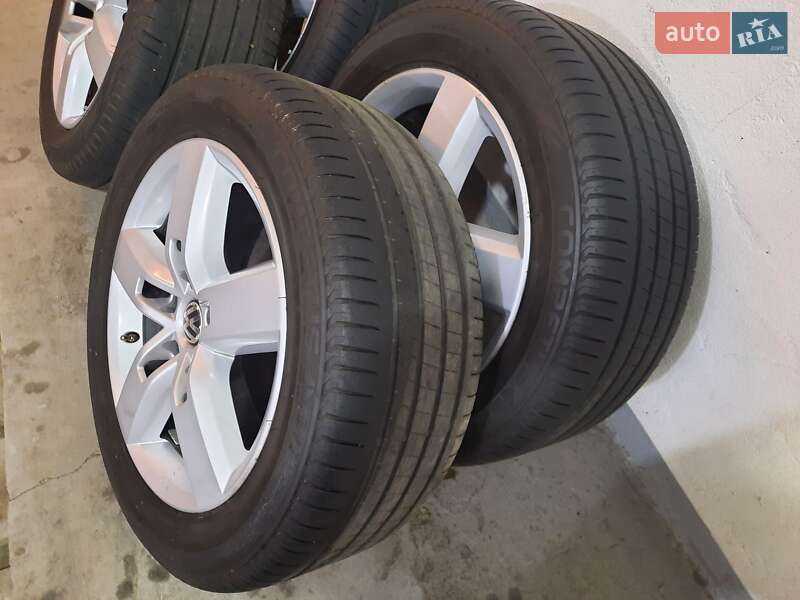 Внедорожник / Кроссовер Volkswagen Touareg 2012 в Одессе