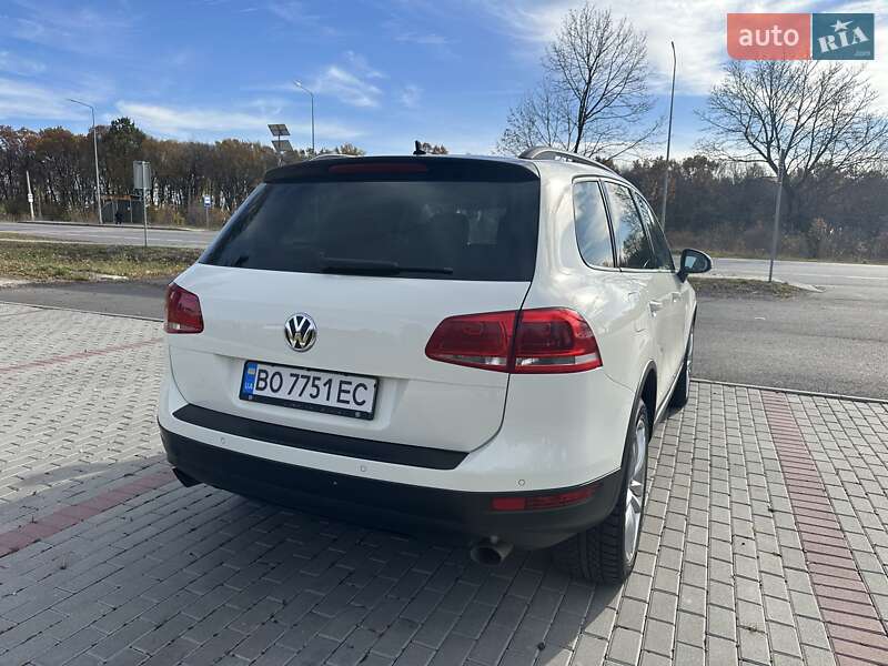 Внедорожник / Кроссовер Volkswagen Touareg 2010 в Тернополе