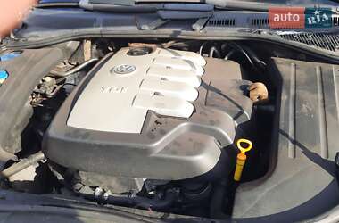 Внедорожник / Кроссовер Volkswagen Touareg 2005 в Черкассах