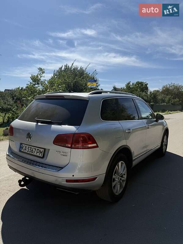 Позашляховик / Кросовер Volkswagen Touareg 2012 в Києві