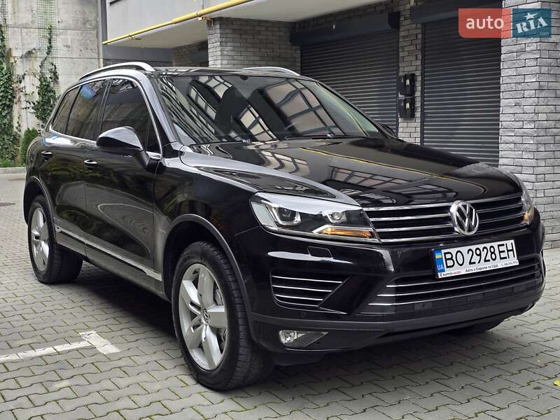 Внедорожник / Кроссовер Volkswagen Touareg 2011 в Хмельницком