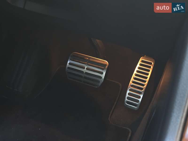 Внедорожник / Кроссовер Volkswagen Touareg 2011 в Хмельницком