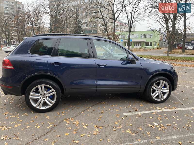 Позашляховик / Кросовер Volkswagen Touareg 2013 в Вінниці