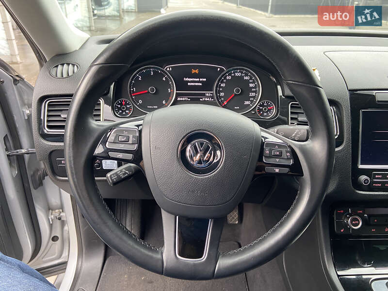 Внедорожник / Кроссовер Volkswagen Touareg 2013 в Львове