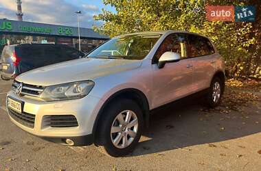 Позашляховик / Кросовер Volkswagen Touareg 2011 в Києві