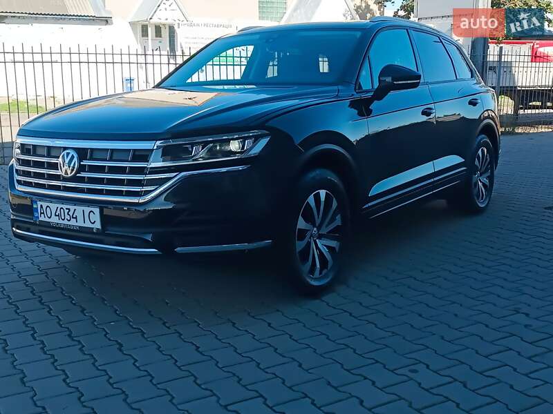Позашляховик / Кросовер Volkswagen Touareg 2019 в Хусті фото 3 Позашляховик / Кросовер Volkswagen Touareg 2019 в Хусті