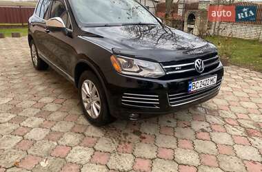 Внедорожник / Кроссовер Volkswagen Touareg 2014 в Львове