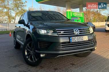 Позашляховик / Кросовер Volkswagen Touareg 2016 в Львові
