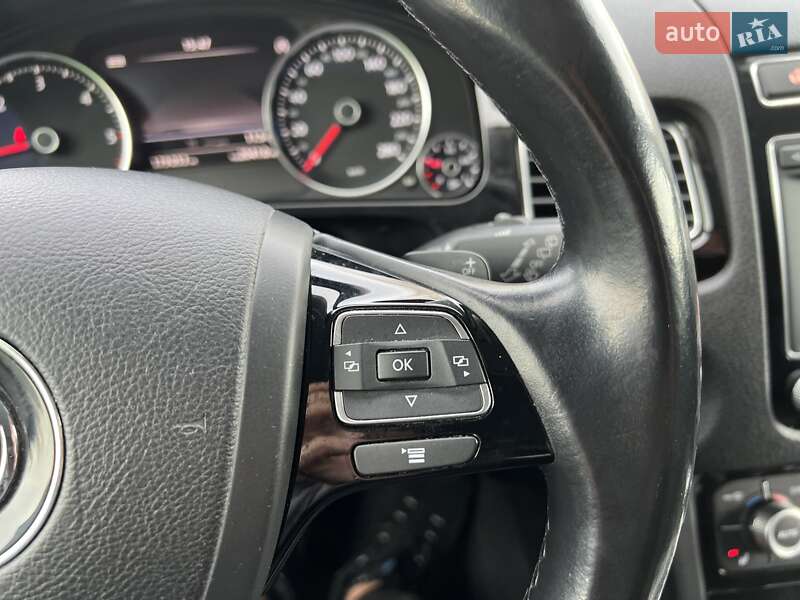 Внедорожник / Кроссовер Volkswagen Touareg 2017 в Киеве фото 24 Внедорожник / Кроссовер Volkswagen Touareg 2017 в Киеве