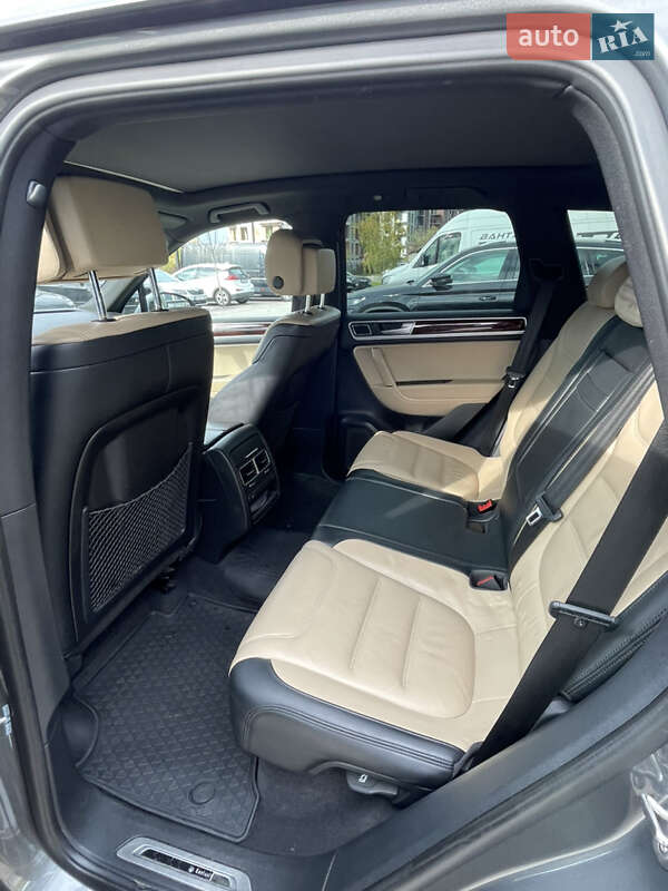 Внедорожник / Кроссовер Volkswagen Touareg 2015 в Ужгороде фото 10 Внедорожник / Кроссовер Volkswagen Touareg 2015 в Ужгороде