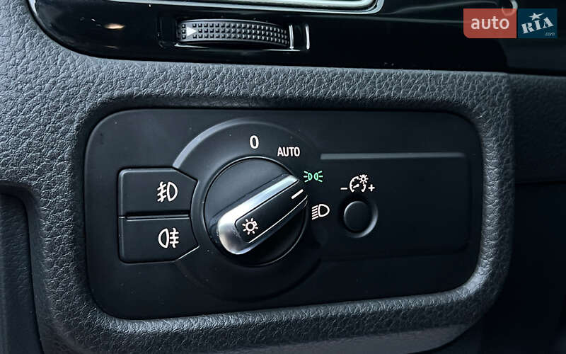 Внедорожник / Кроссовер Volkswagen Touareg 2018 в Львове