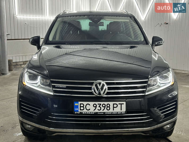 Позашляховик / Кросовер Volkswagen Touareg 2015 в Вінниці