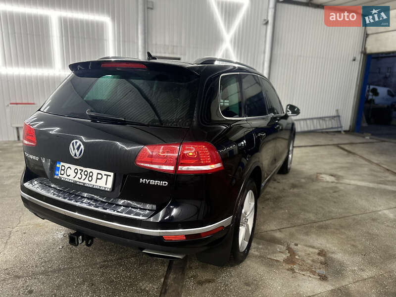 Позашляховик / Кросовер Volkswagen Touareg 2015 в Вінниці