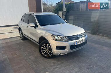 Внедорожник / Кроссовер Volkswagen Touareg 2010 в Киеве