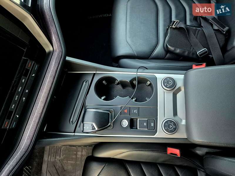 Позашляховик / Кросовер Volkswagen Touareg 2021 в Житомирі