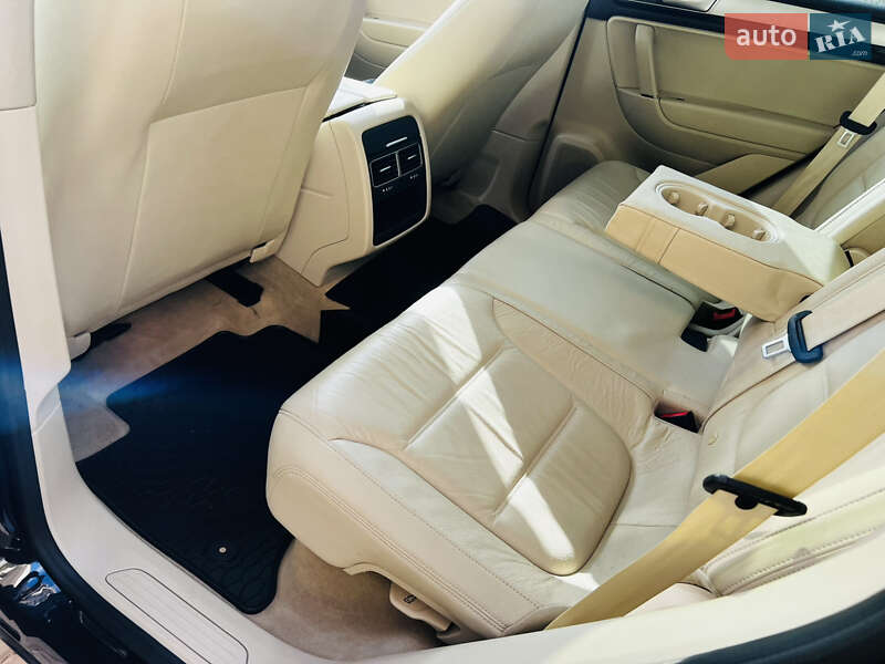 Внедорожник / Кроссовер Volkswagen Touareg 2016 в Киеве фото 44 Внедорожник / Кроссовер Volkswagen Touareg 2016 в Киеве