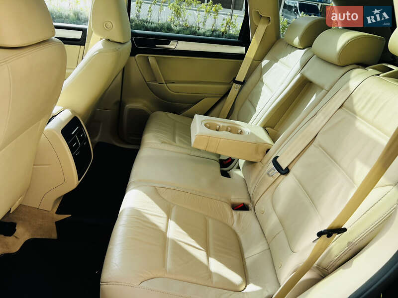 Внедорожник / Кроссовер Volkswagen Touareg 2016 в Киеве фото 45 Внедорожник / Кроссовер Volkswagen Touareg 2016 в Киеве