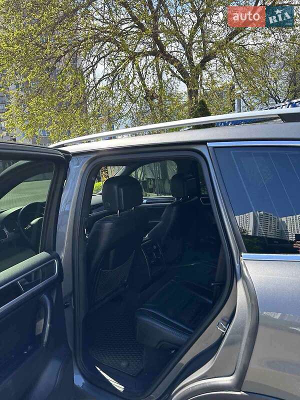 Внедорожник / Кроссовер Volkswagen Touareg 2012 в Авангарде фото 10 Внедорожник / Кроссовер Volkswagen Touareg 2012 в Авангарде