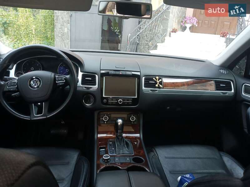 Внедорожник / Кроссовер Volkswagen Touareg 2011 в Рожнятове