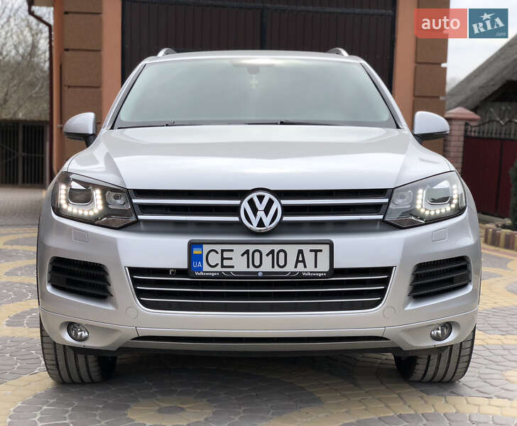 Внедорожник / Кроссовер Volkswagen Touareg 2012 в Хотине