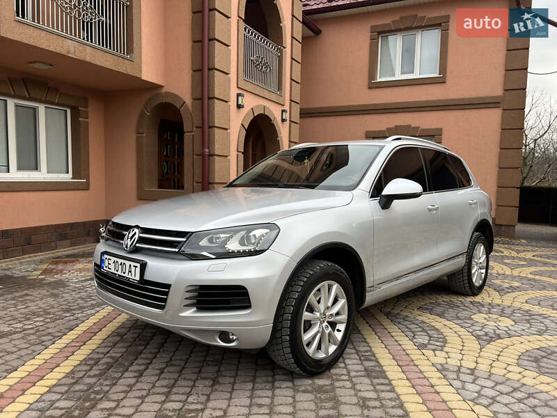 Внедорожник / Кроссовер Volkswagen Touareg 2012 в Хотине