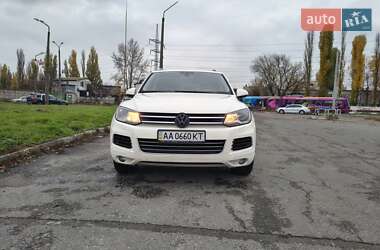 Внедорожник / Кроссовер Volkswagen Touareg 2011 в Киеве