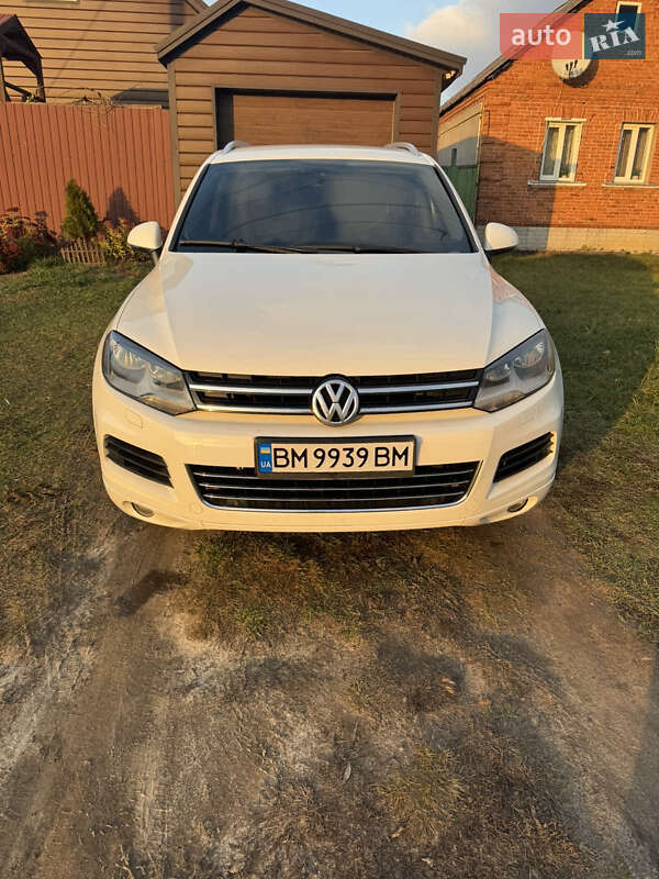Позашляховик / Кросовер Volkswagen Touareg 2012 в Сумах