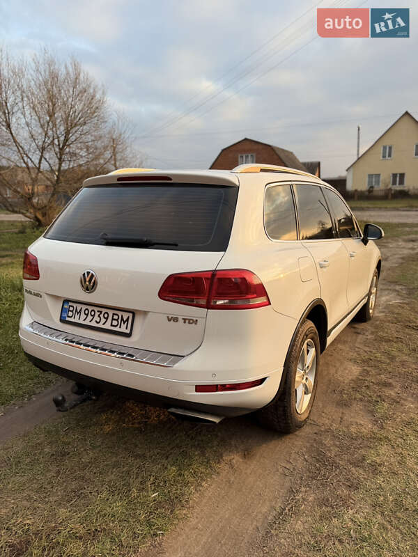 Позашляховик / Кросовер Volkswagen Touareg 2012 в Сумах