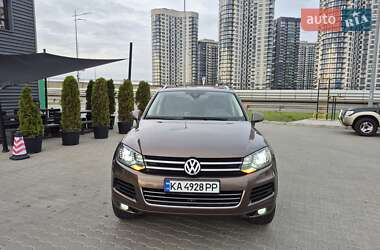Позашляховик / Кросовер Volkswagen Touareg 2010 в Києві