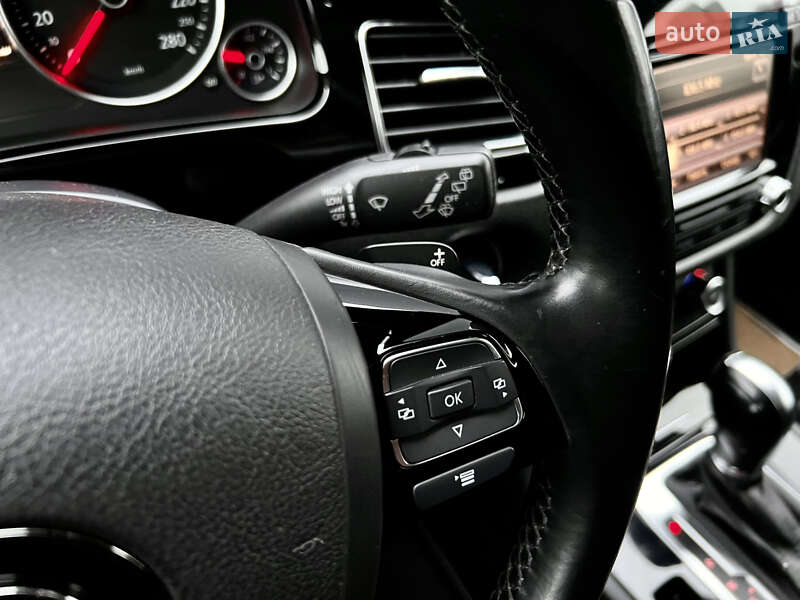 Внедорожник / Кроссовер Volkswagen Touareg 2014 в Киеве