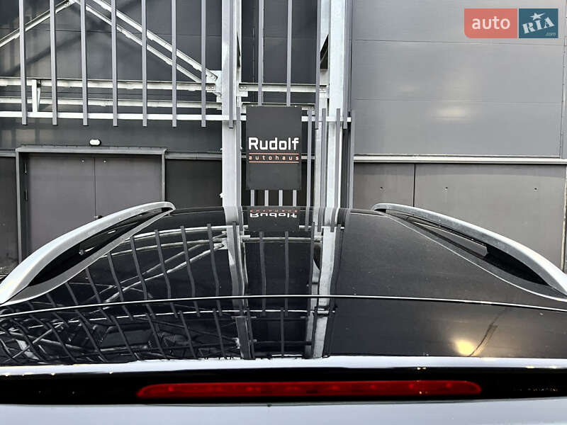 Внедорожник / Кроссовер Volkswagen Touareg 2014 в Киеве