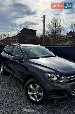 Внедорожник / Кроссовер Volkswagen Touareg 2014 в Хмельницком