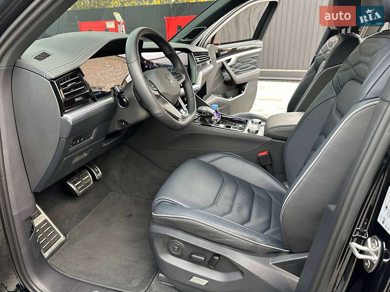Внедорожник / Кроссовер Volkswagen Touareg 2024 в Днепре