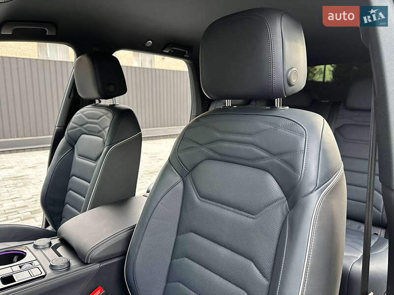 Внедорожник / Кроссовер Volkswagen Touareg 2024 в Днепре