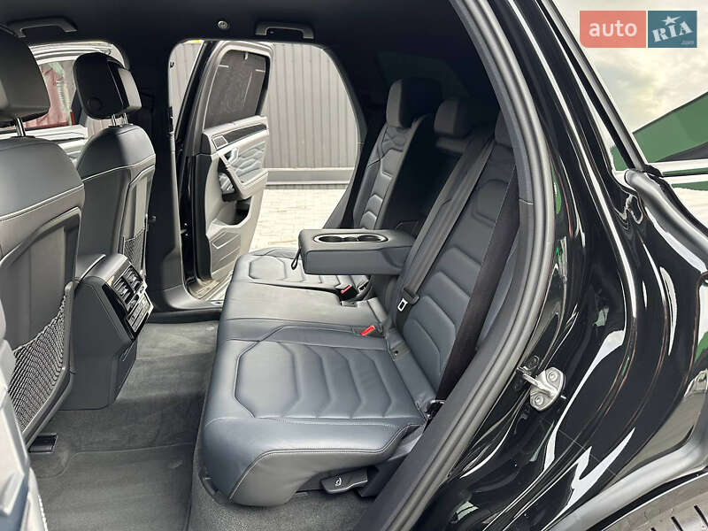 Внедорожник / Кроссовер Volkswagen Touareg 2024 в Днепре