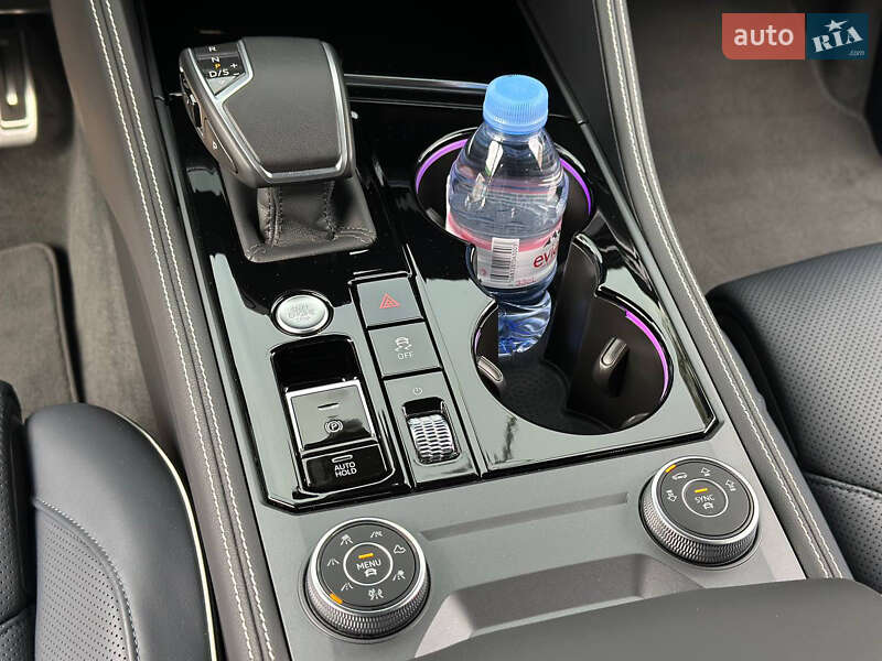 Внедорожник / Кроссовер Volkswagen Touareg 2024 в Днепре