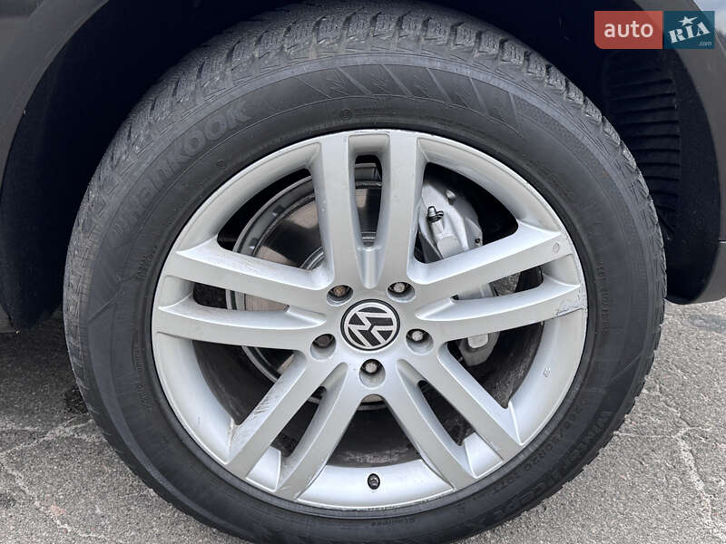 Внедорожник / Кроссовер Volkswagen Touareg 2007 в Киеве