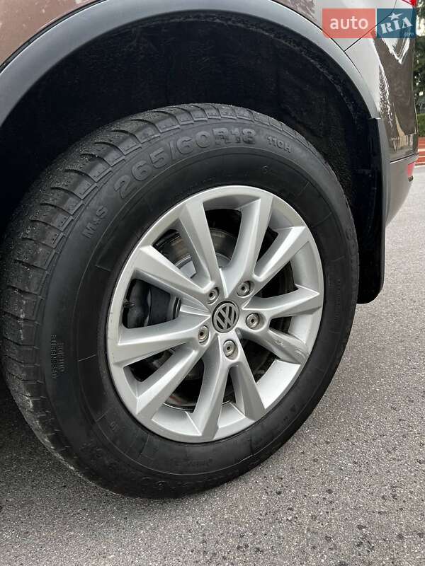 Внедорожник / Кроссовер Volkswagen Touareg 2010 в Калиновке