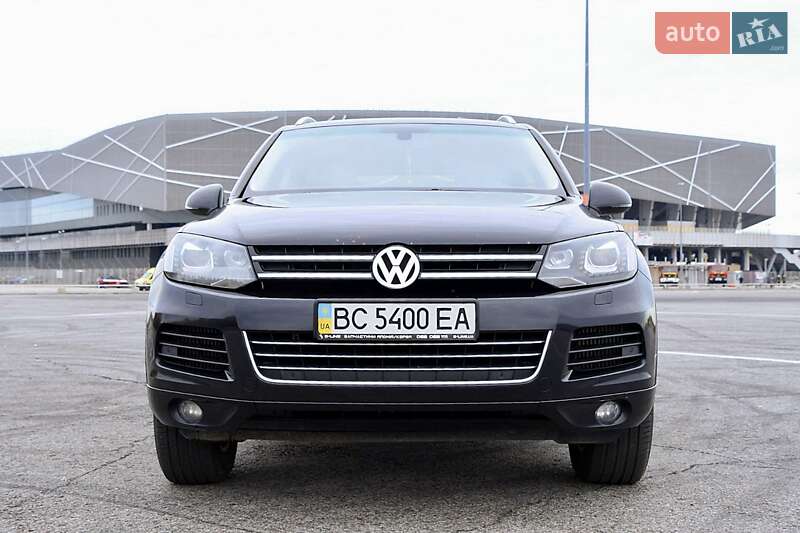 Позашляховик / Кросовер Volkswagen Touareg 2011 в Львові