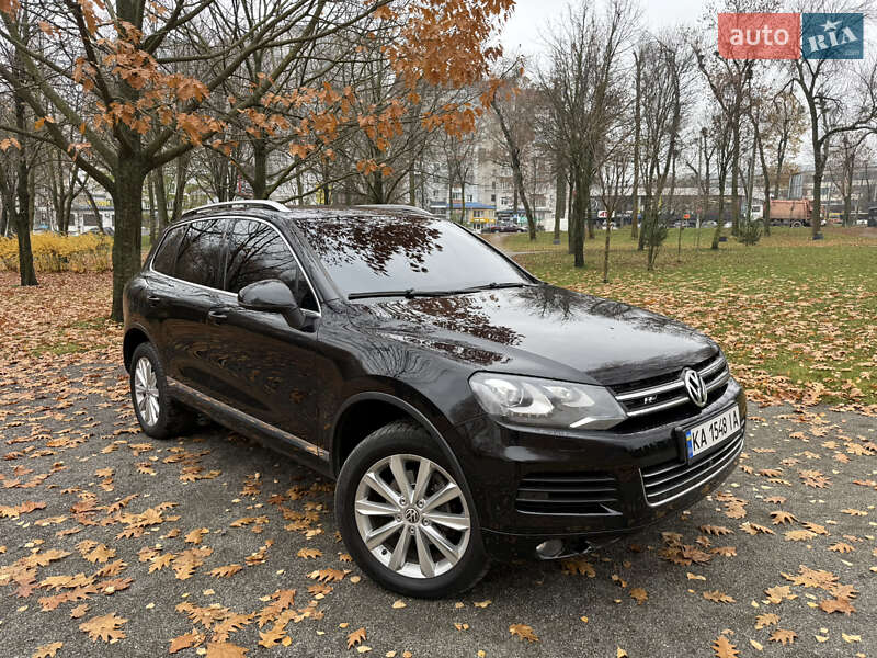 Внедорожник / Кроссовер Volkswagen Touareg 2011 в Хмельницком