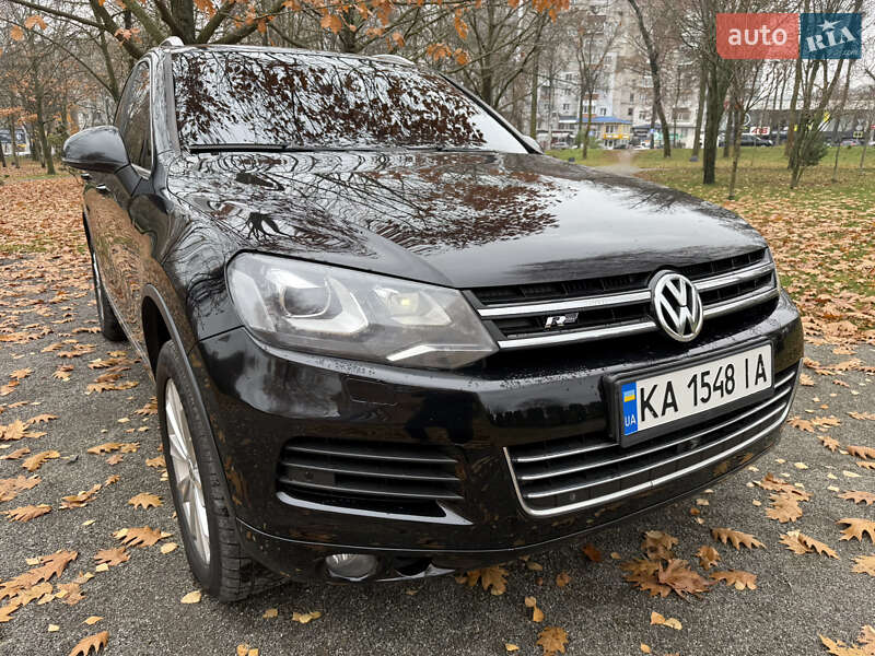 Внедорожник / Кроссовер Volkswagen Touareg 2011 в Хмельницком