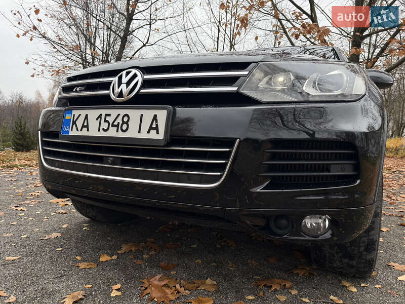 Внедорожник / Кроссовер Volkswagen Touareg 2011 в Хмельницком