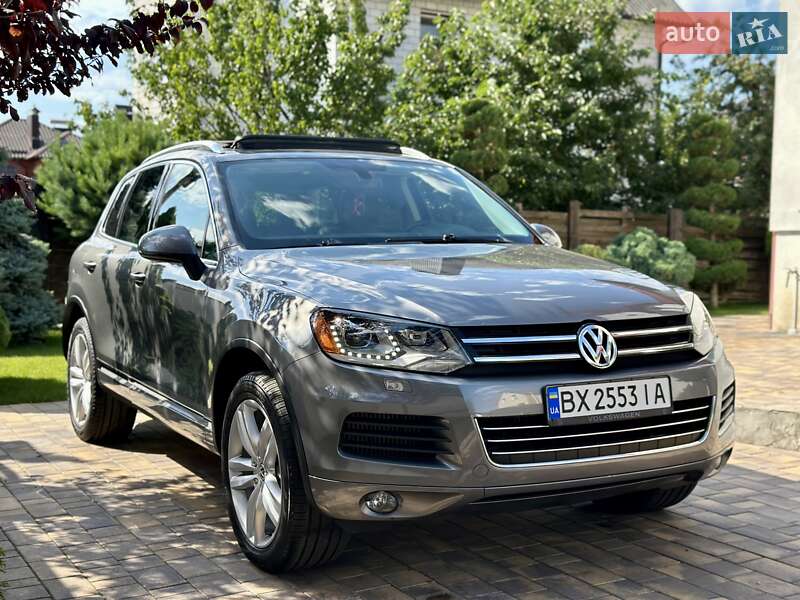 Внедорожник / Кроссовер Volkswagen Touareg 2014 в Виннице