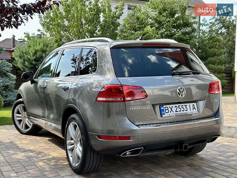 Внедорожник / Кроссовер Volkswagen Touareg 2014 в Виннице